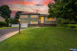 19 Andover Drive, Wayne, NJ 07470