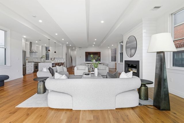 520 East Broadway 2, Boston, MA 02127
