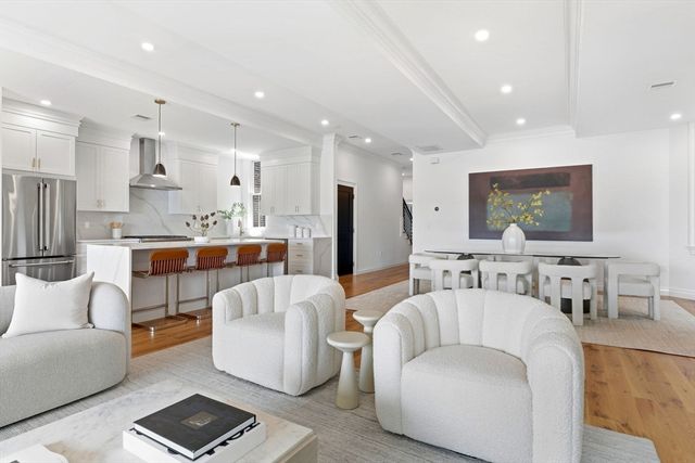 520 East Broadway 2, Boston, MA 02127