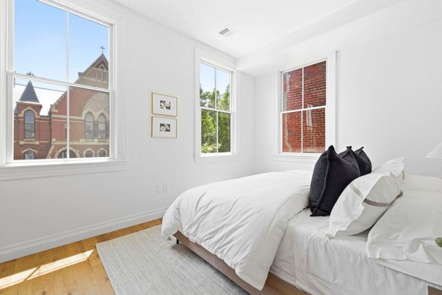 520 East Broadway 2, Boston, MA 02127