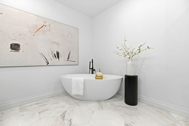 520 East Broadway 2, Boston, MA 02127