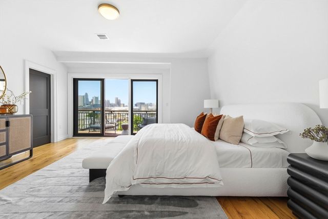520 East Broadway 2, Boston, MA 02127