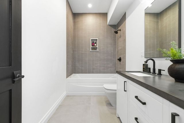 520 East Broadway 2, Boston, MA 02127