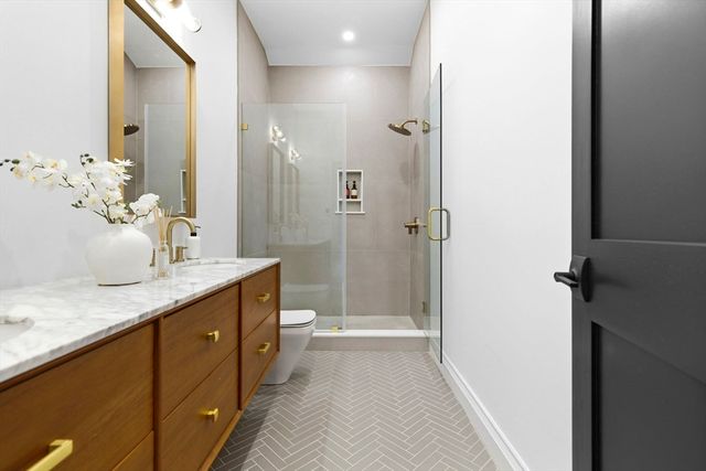 520 East Broadway 2, Boston, MA 02127