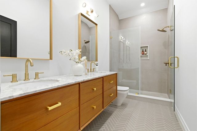 520 East Broadway 2, Boston, MA 02127