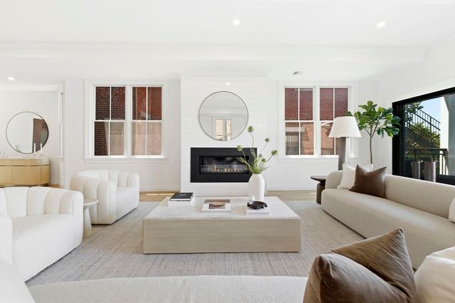 520 East Broadway 2, Boston, MA 02127