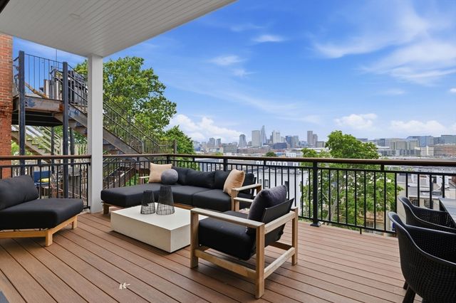 520 East Broadway 2, Boston, MA 02127