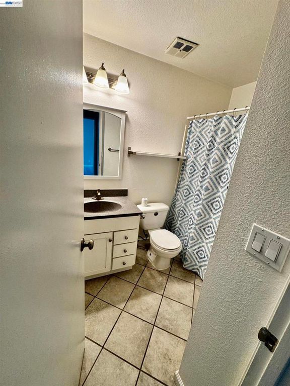 Image 23 of property listing at 2934 Flint St, Union City, CA 94587