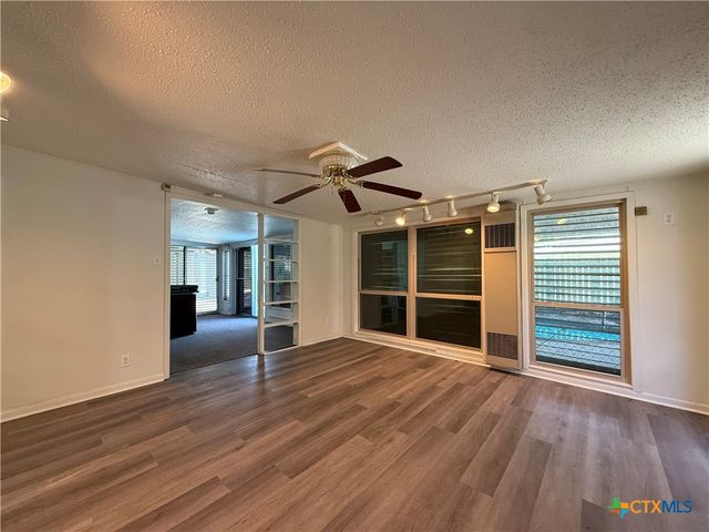 2221 Mcpherson Drive, Port Lavaca, TX 77979