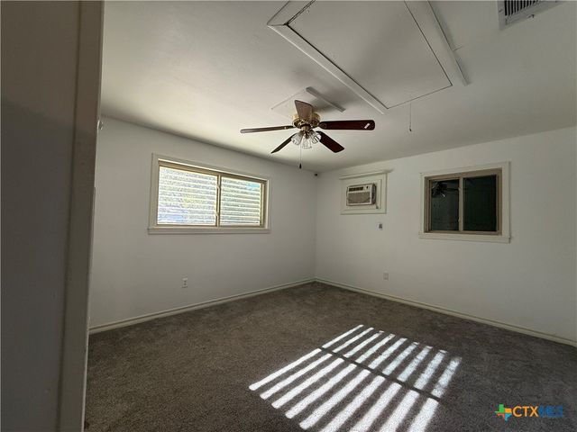 2221 Mcpherson Drive, Port Lavaca, TX 77979