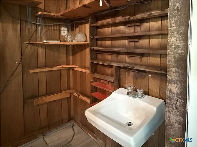 2221 Mcpherson Drive, Port Lavaca, TX 77979