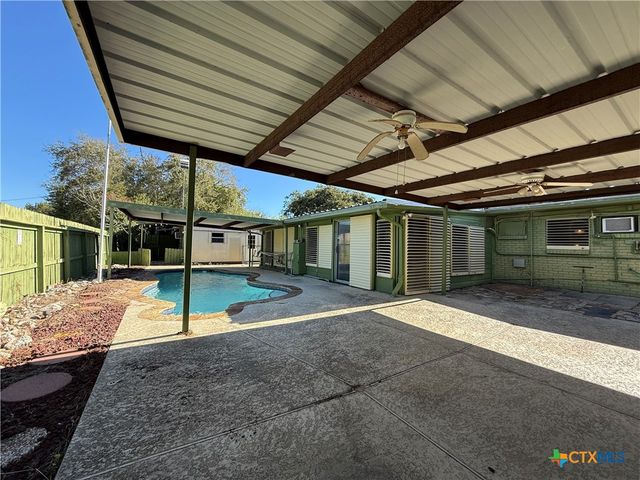 2221 Mcpherson Drive, Port Lavaca, TX 77979