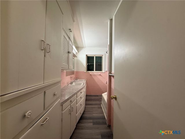 2221 Mcpherson Drive, Port Lavaca, TX 77979