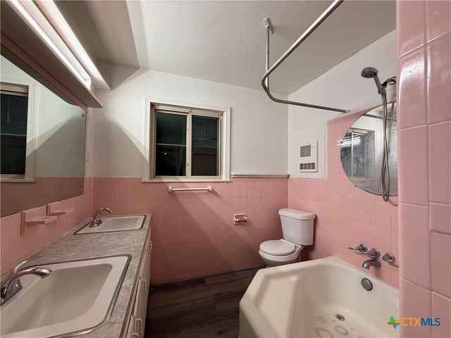 2221 Mcpherson Drive, Port Lavaca, TX 77979