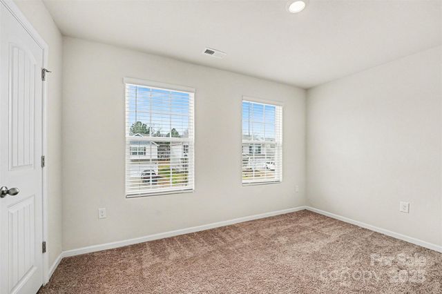 5032 Wolfridge Avenue, Charlotte, NC 28214