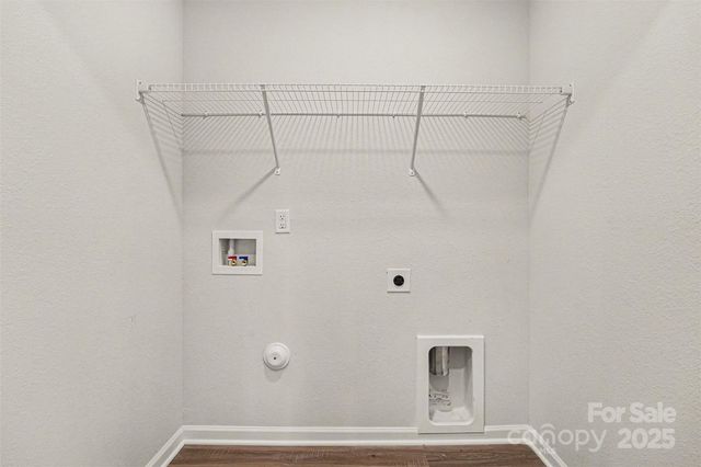 5032 Wolfridge Avenue, Charlotte, NC 28214