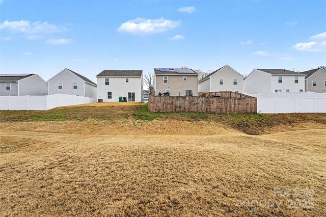 5032 Wolfridge Avenue, Charlotte, NC 28214