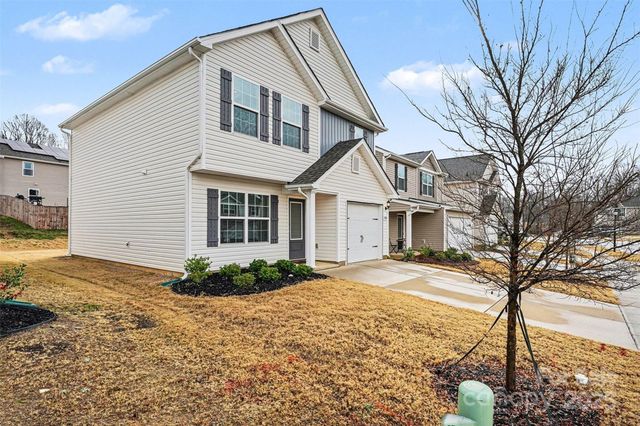 5032 Wolfridge Avenue, Charlotte, NC 28214