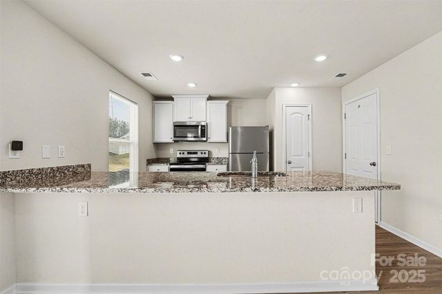 5032 Wolfridge Avenue, Charlotte, NC 28214