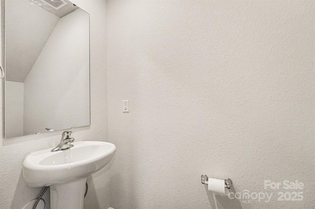 5032 Wolfridge Avenue, Charlotte, NC 28214