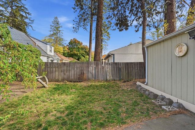 2929 W Garland Ave, Spokane, WA 99224