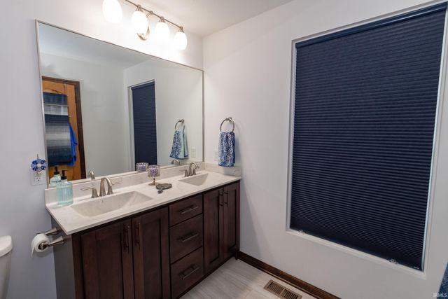 2237 Treys Trail, Mishawaka, IN 46545