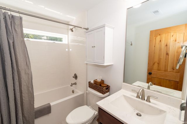 2237 Treys Trail, Mishawaka, IN 46545