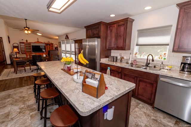 2237 Treys Trail, Mishawaka, IN 46545