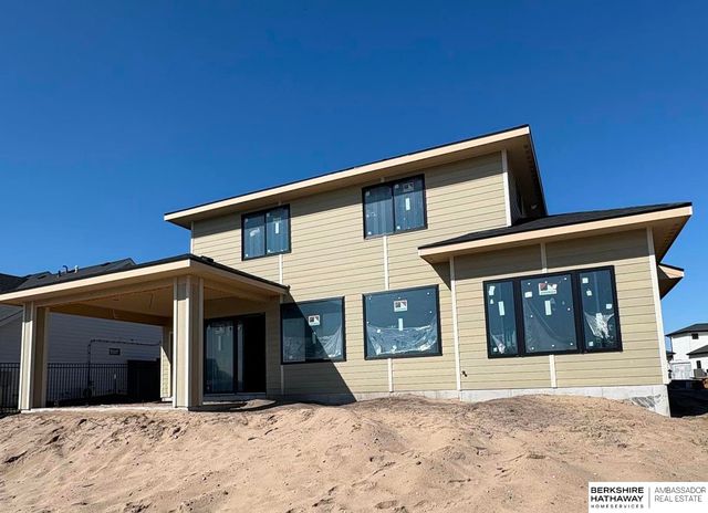 28425 Laurel Circle, Valley, NE 68064