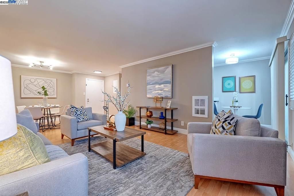 1131 Compass Ln 108, Foster City, CA 94404