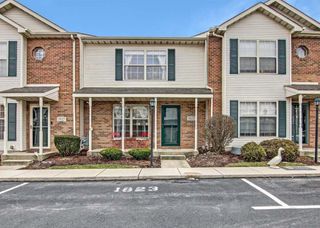 1823 Golden Oak Court, Crown Point, IN 46307