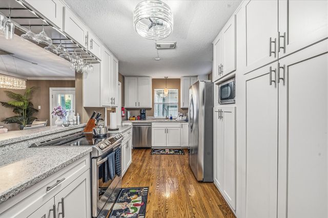 4401 Holt Street, Bellaire, TX 77401