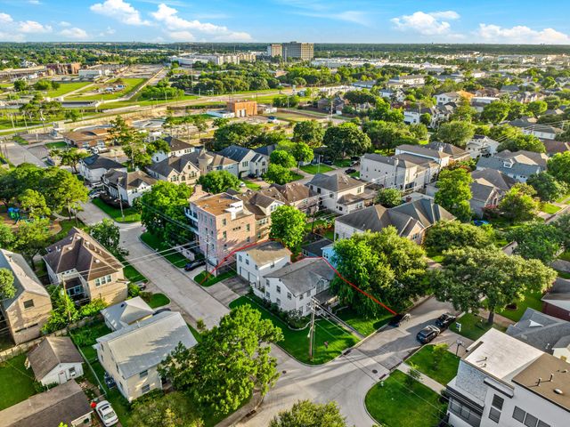 4401 Holt Street, Bellaire, TX 77401