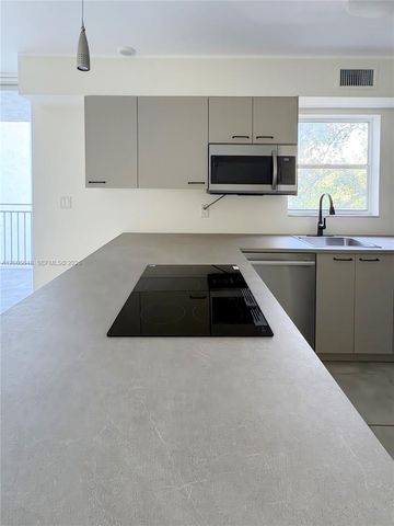 777 NE 62nd St C402, Miami, FL 33138