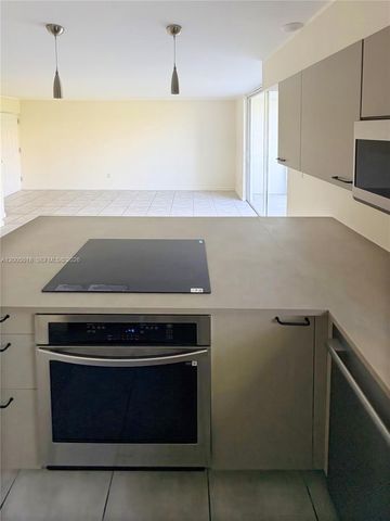 777 NE 62nd St C402, Miami, FL 33138