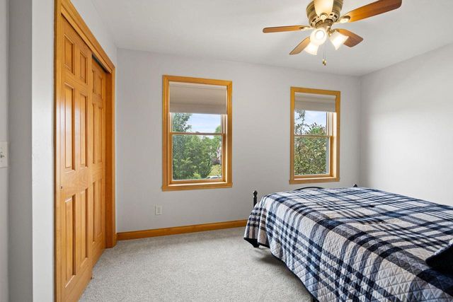1594 LONE OAK DRIVE, Neenah, WI 54956