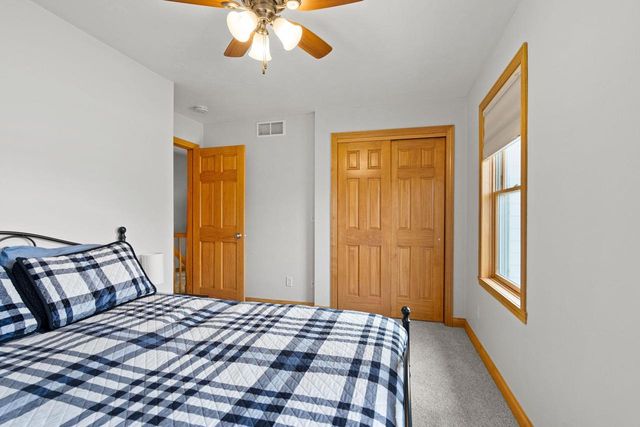 1594 LONE OAK DRIVE, Neenah, WI 54956