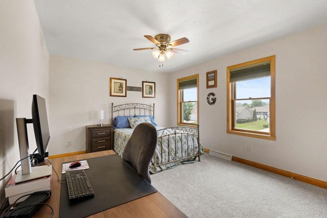1594 LONE OAK DRIVE, Neenah, WI 54956