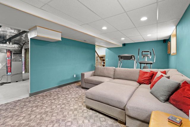 1594 LONE OAK DRIVE, Neenah, WI 54956