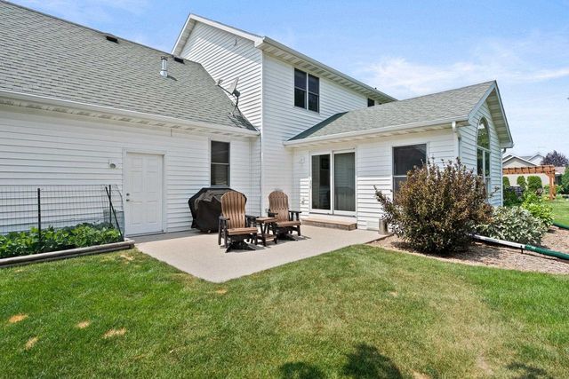 1594 LONE OAK DRIVE, Neenah, WI 54956