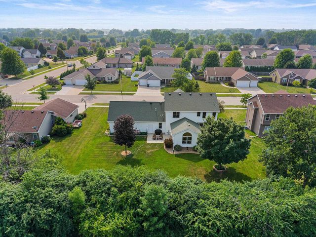1594 LONE OAK DRIVE, Neenah, WI 54956