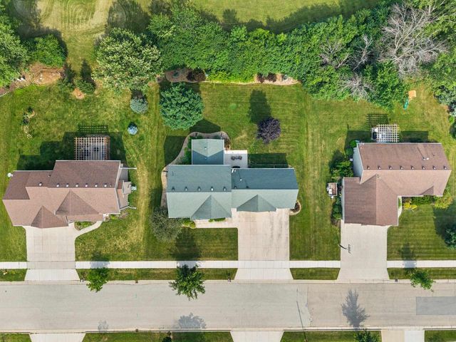 1594 LONE OAK DRIVE, Neenah, WI 54956