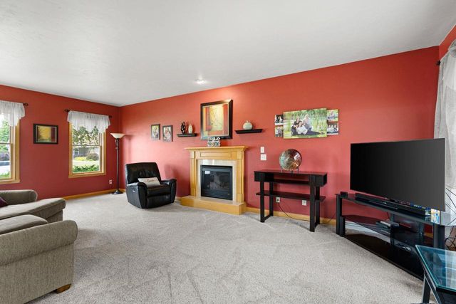 1594 LONE OAK DRIVE, Neenah, WI 54956