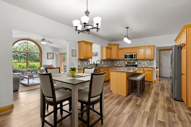 1594 LONE OAK DRIVE, Neenah, WI 54956