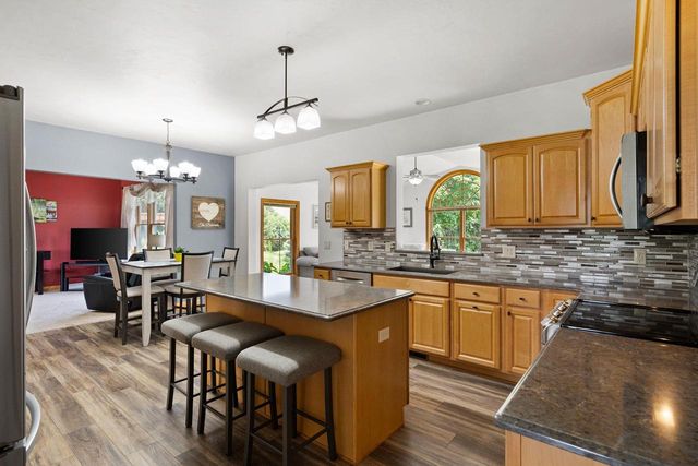 1594 LONE OAK DRIVE, Neenah, WI 54956