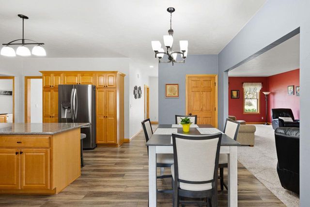 1594 LONE OAK DRIVE, Neenah, WI 54956