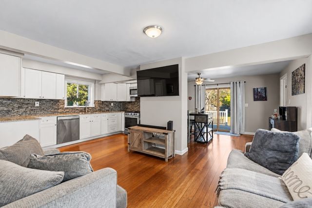 1227 Old Plainville Rd, New Bedford, MA 02745