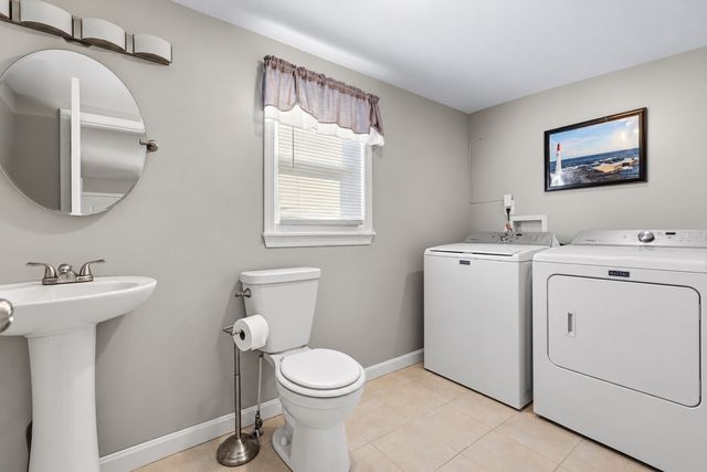 1227 Old Plainville Rd, New Bedford, MA 02745