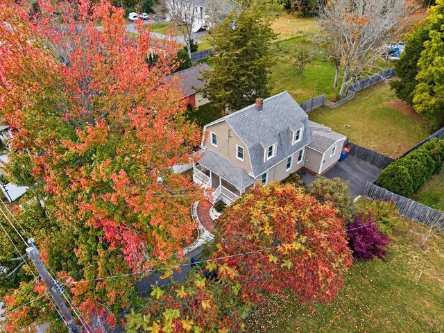 1227 Old Plainville Rd, New Bedford, MA 02745