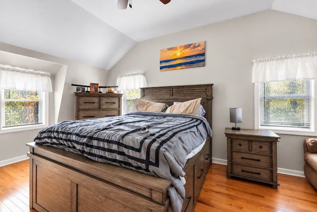 1227 Old Plainville Rd, New Bedford, MA 02745